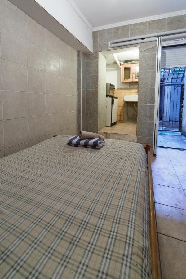 Private Flat For 2 Or 3 With Back Yard Near Exarhia Square And Archaelogical Museum Apartamento Atenas Exterior foto