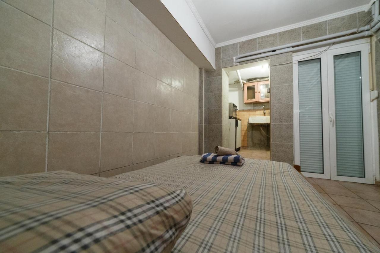 Private Flat For 2 Or 3 With Back Yard Near Exarhia Square And Archaelogical Museum Apartamento Atenas Exterior foto