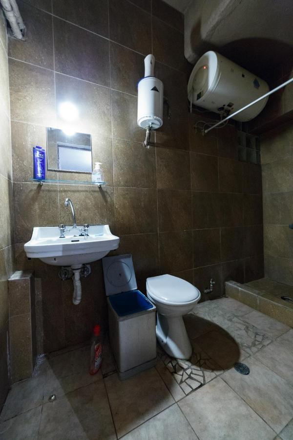 Private Flat For 2 Or 3 With Back Yard Near Exarhia Square And Archaelogical Museum Apartamento Atenas Exterior foto