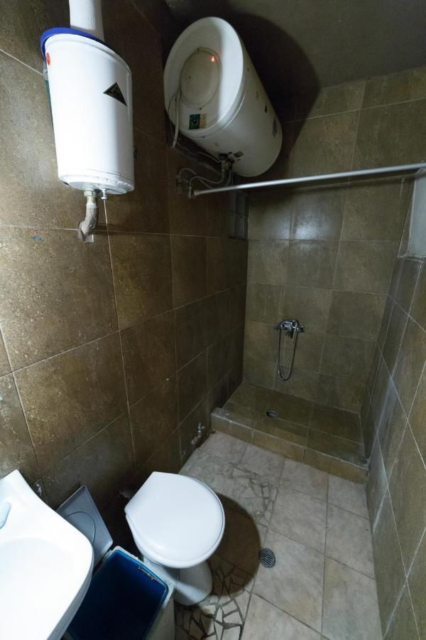 Private Flat For 2 Or 3 With Back Yard Near Exarhia Square And Archaelogical Museum Apartamento Atenas Exterior foto